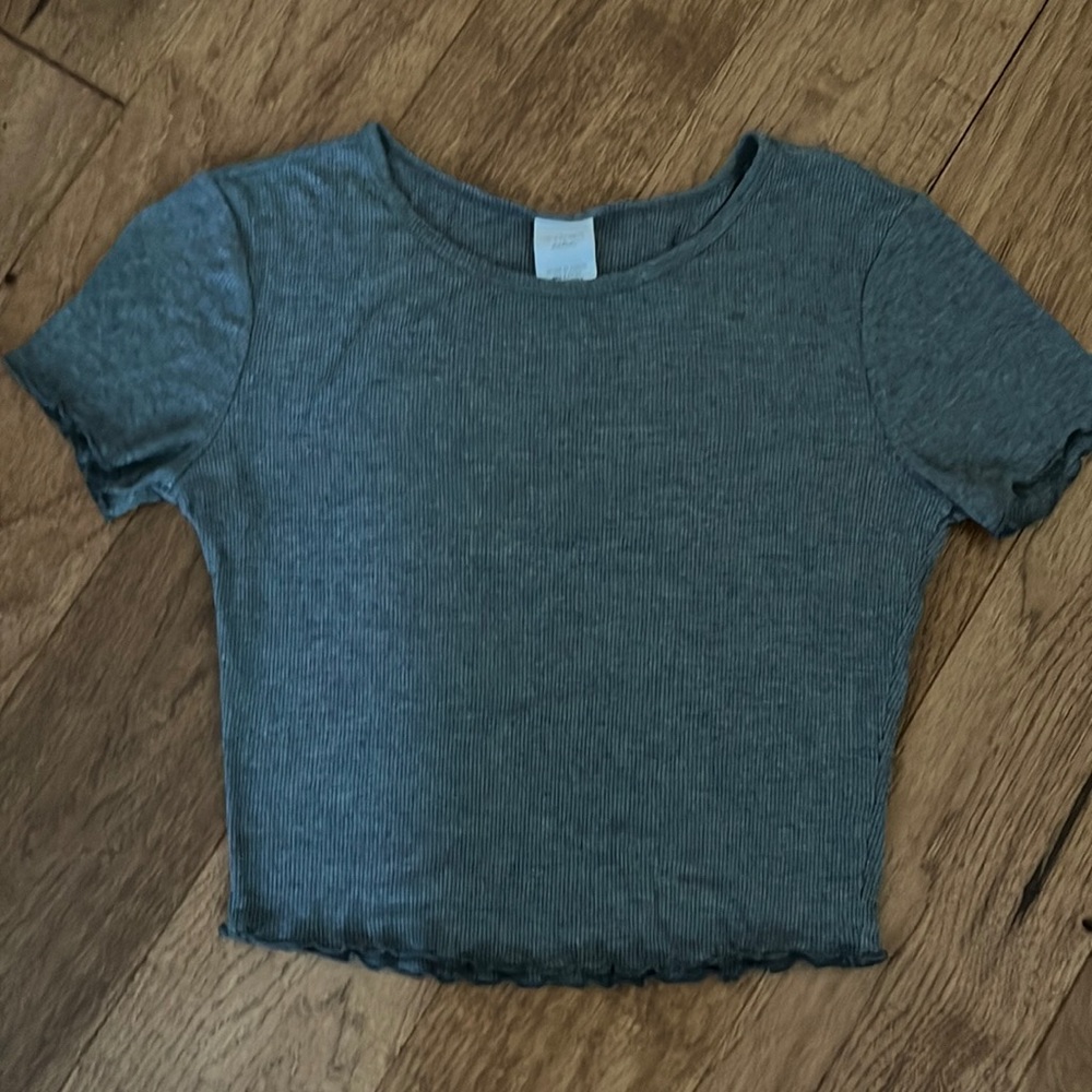 Soft grey crop top